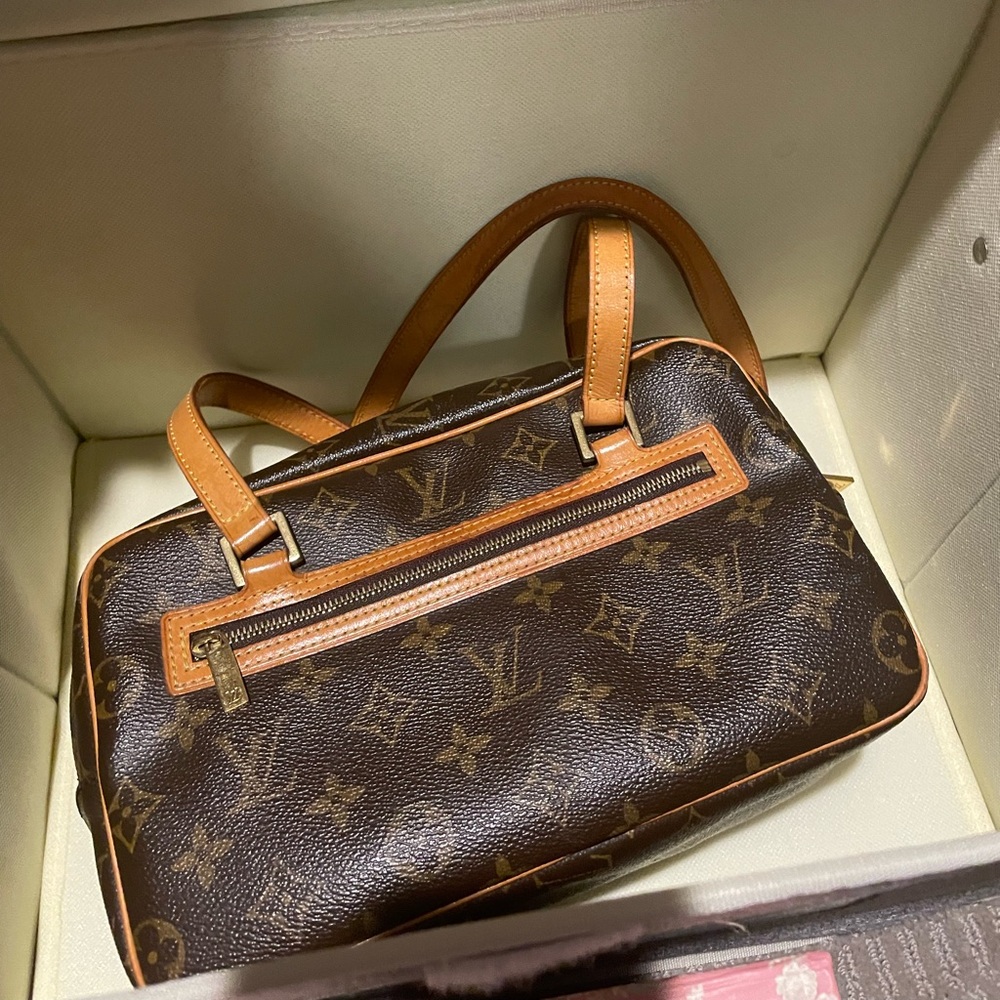 LV purse